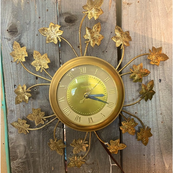 Vintage Other - Vintage United mid century leaves leaf starburst clock Atomic